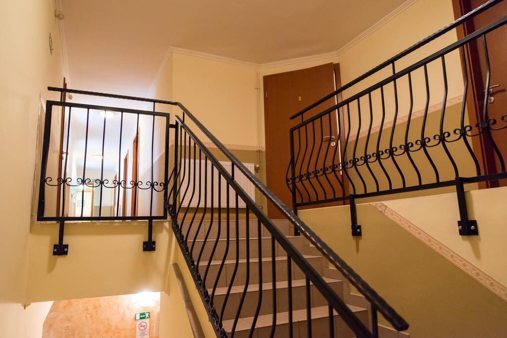 Taverna Panzio Sopron Bagian luar foto