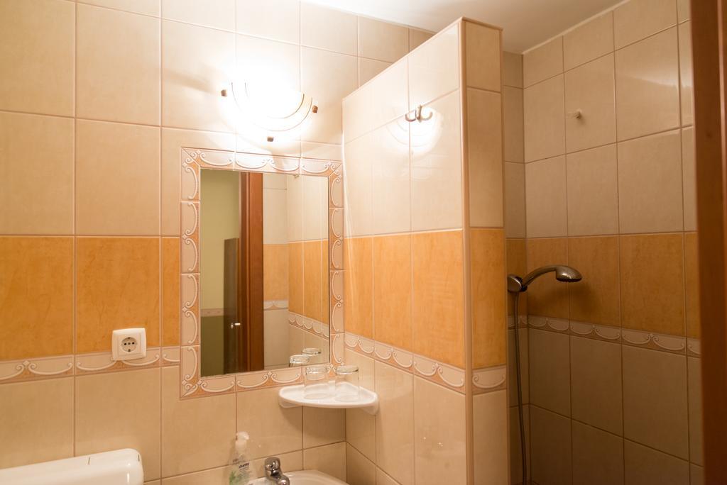 Taverna Panzio Sopron Bagian luar foto