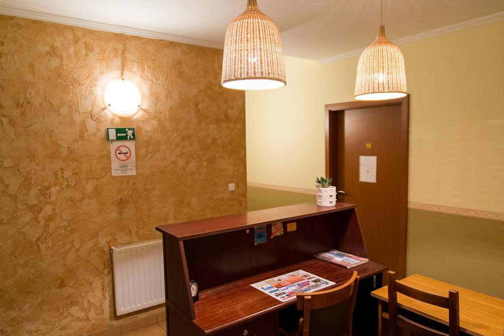 Taverna Panzio Sopron Bagian luar foto
